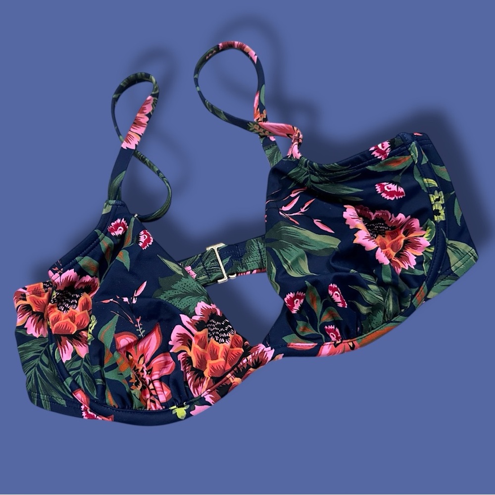 EUC SHADE & SHORE Hawaiian Tropical Hibiscus Floral Bikini. Size Medium/34DD - Picture 4 of 14